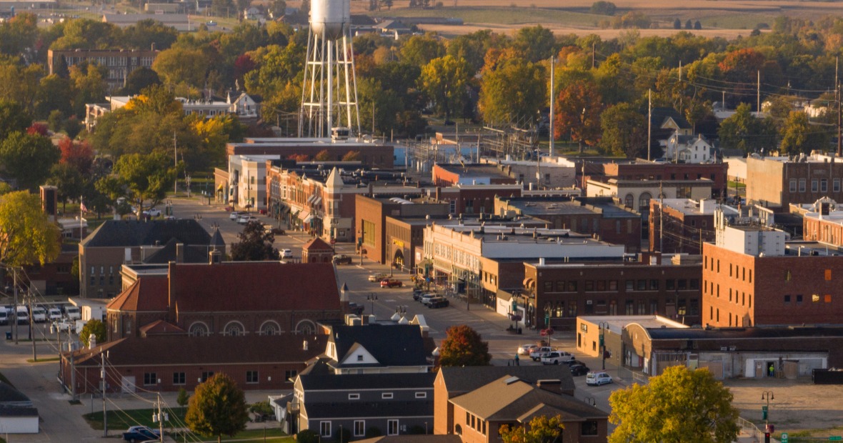 drone footage of downtown grinnell in fall