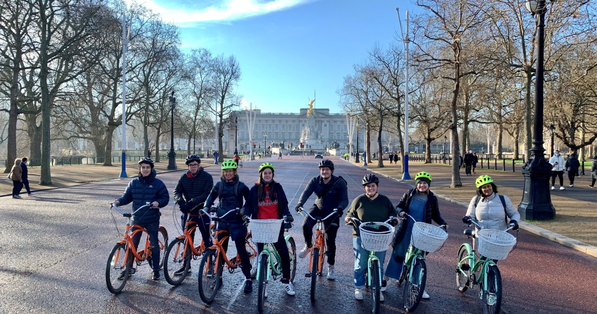 Students and GIL leaders experience a quite moment on the Mall by bicycle