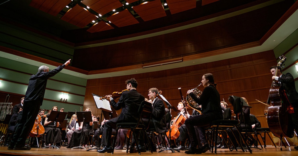 Grinnell Symphony Orchestra with mixed seating 