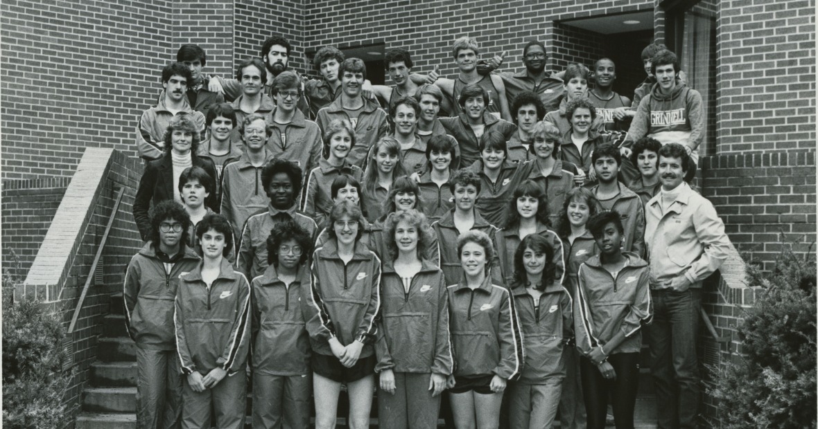 men's and women's cross country team photo from the 1980s