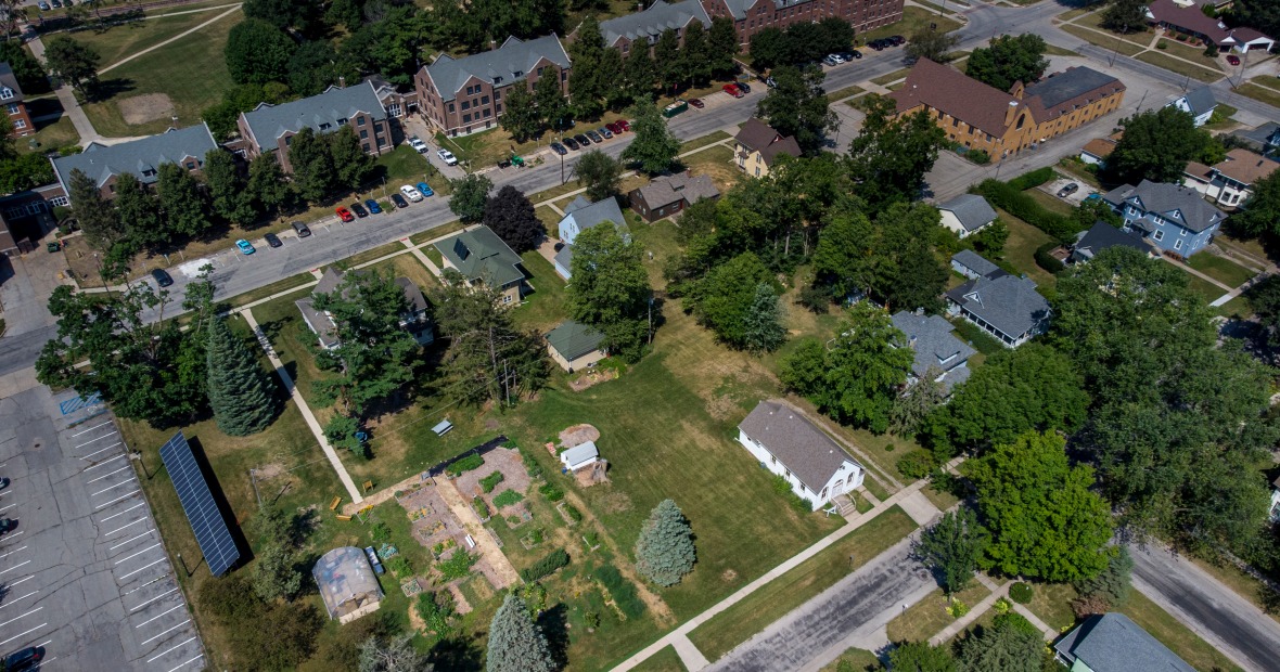 Aerial view of the Grinnell College Garden in relation to the campus