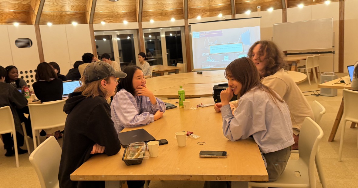 Caelan Bratland ’25, Howard Youngdahl ’25, and Keio students