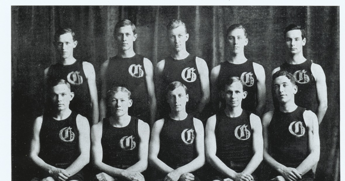 Black and white photo of a men's basketball team, with Harry Hopkins in the back row