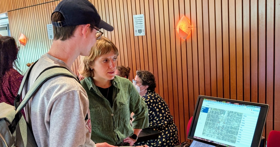 Gaby Roznawska describes the Grinnell Campus Tree Map project.