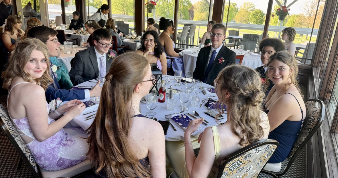 dinner at the golf course prom