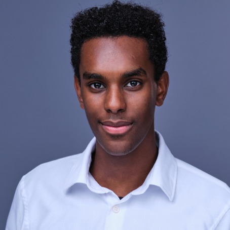 Noah Biniam headshot