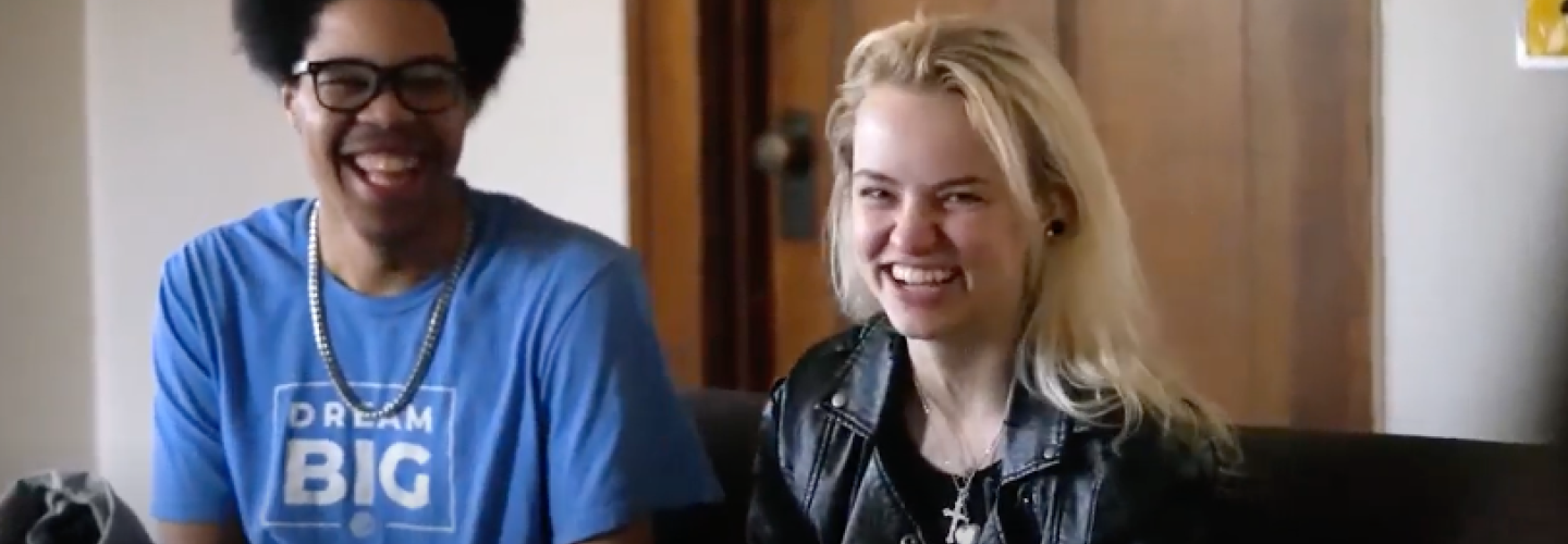 2 students smile at the camera (David Hudson)