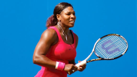 Serena Willams holding a tennis racket