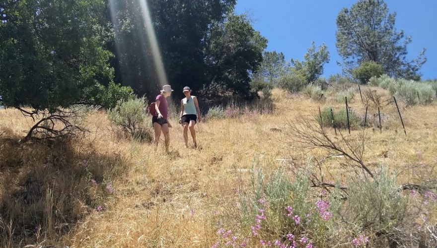 2 students from 2019 field research in California