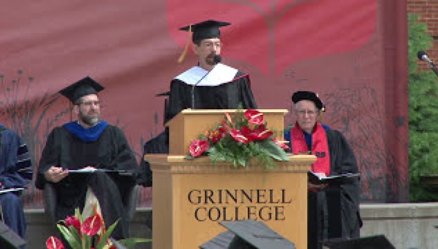 Fred Hirsch ’77 accepting honorary degree