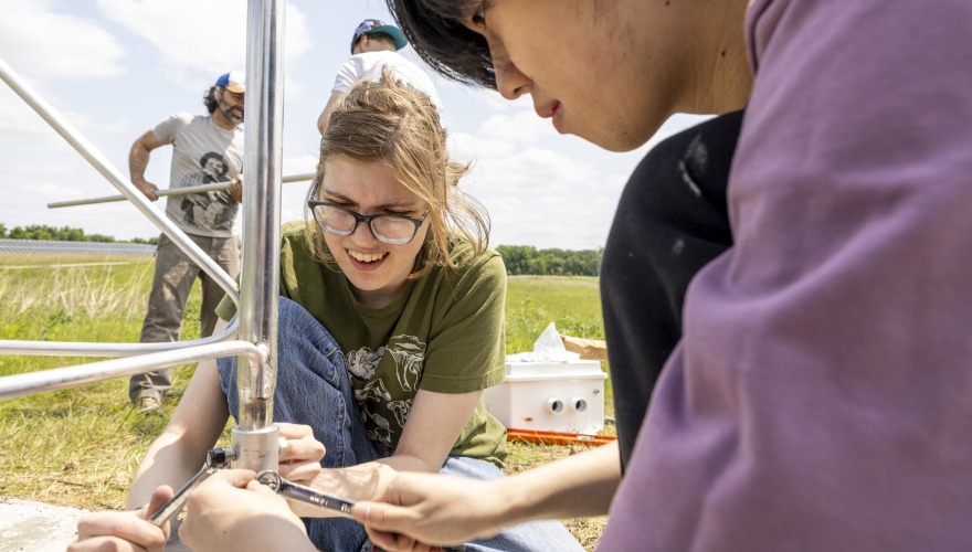 Students Assemble Weather Tower at CERA