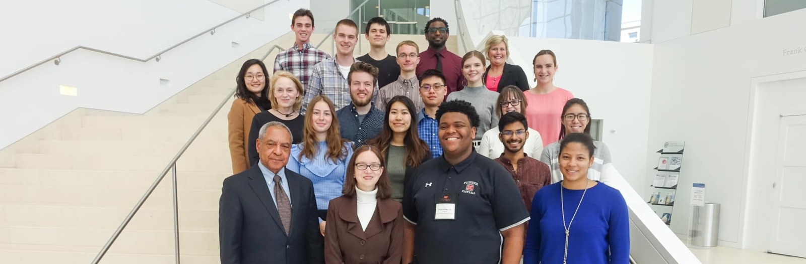 16 students on the international affairs study tour with George Moose and Ann-Louise Colgan of the U.S. Institute for Peace