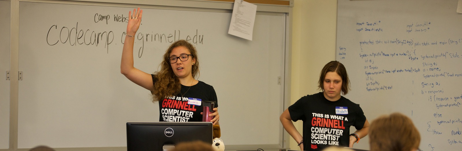 Grinnell College students teach middle school students