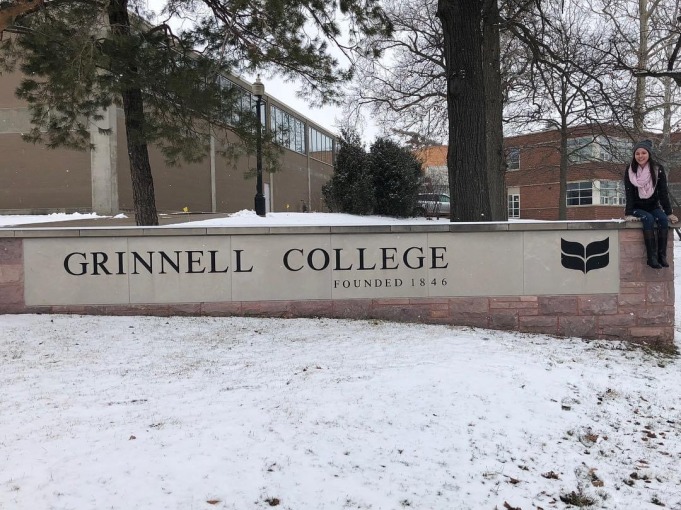 Grinnell College entrance sign on a winter day