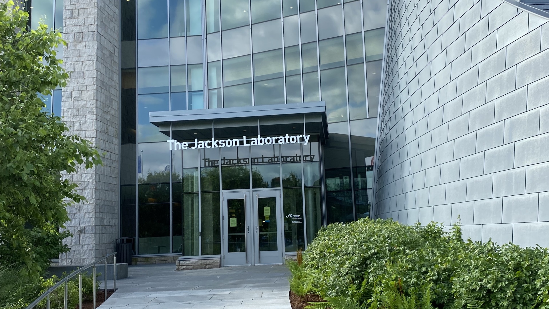 Jackson Laboratory headquarters, you can see the hallway here