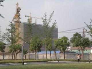 Construction cranes and scaffolding at Nanjing University's new campus