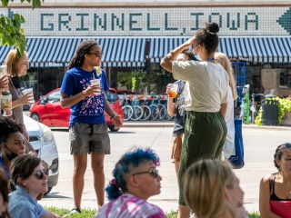 Students arrive in Grinnell 