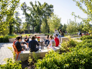 Todd Armstrong's First-Year Tutorial meeting in an outdoor classroom