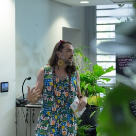 Picture of Fredo giving a presentation at the University of Puerto Rico-Rio Piedras